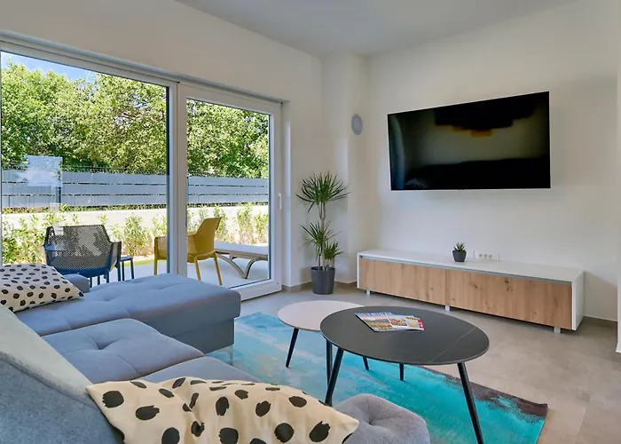 Vila Coastal Charm With Private Pool