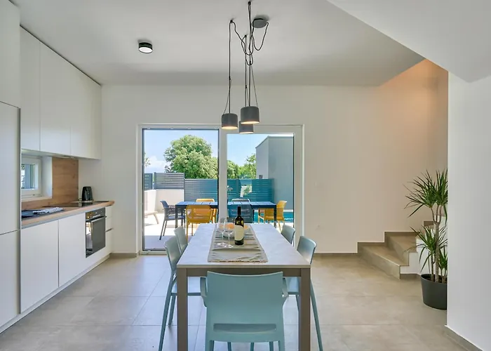 Vila Coastal Charm With Private Pool Ližnjan
