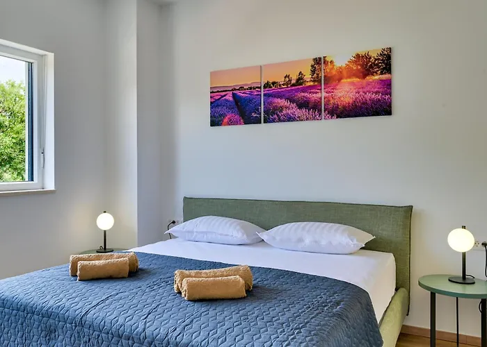 Coastal Charm With Private Pool Ližnjan
