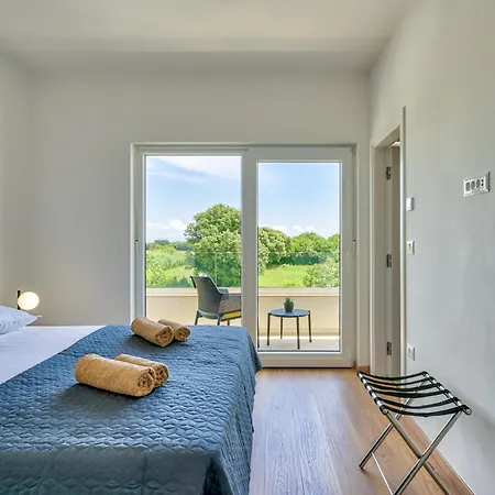 Villa Coastal Charm With Private Pool