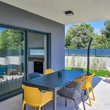 빌라 Coastal Charm With Private Pool *