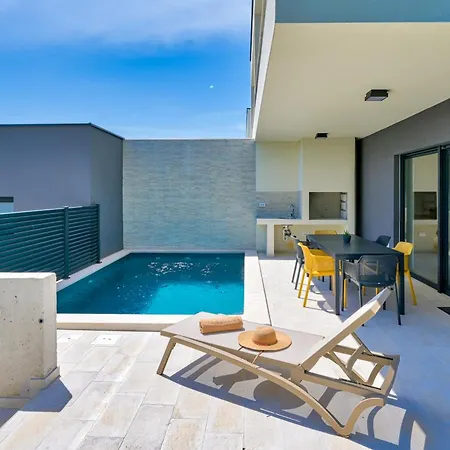 Coastal Charm With Private Pool Villa